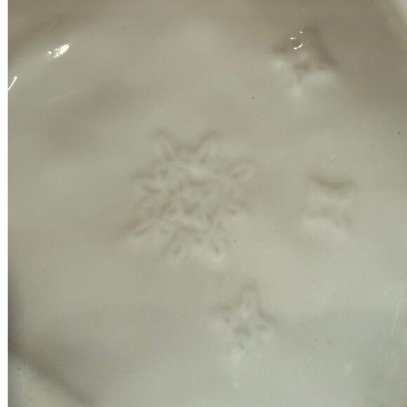 Pottery Barn Rabbit Serving Plate White Bunny Candy Dish Embossed Flowers Easter - Picture 5 of 5